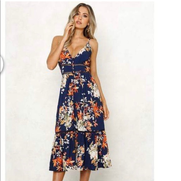 Dresses & Skirts - Floral print strappy sun dress